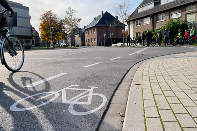 Fahrradstreifen an der Goebelstraße, Ecke Gerhard-Storm-Straße
