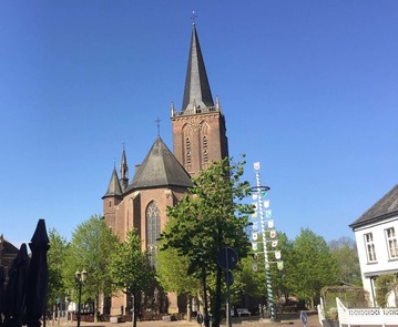 Blick auf die Martinus-Kirche im Ortsteil Elten
