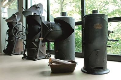 Alte Röster im Museum für Kaffeetechnik